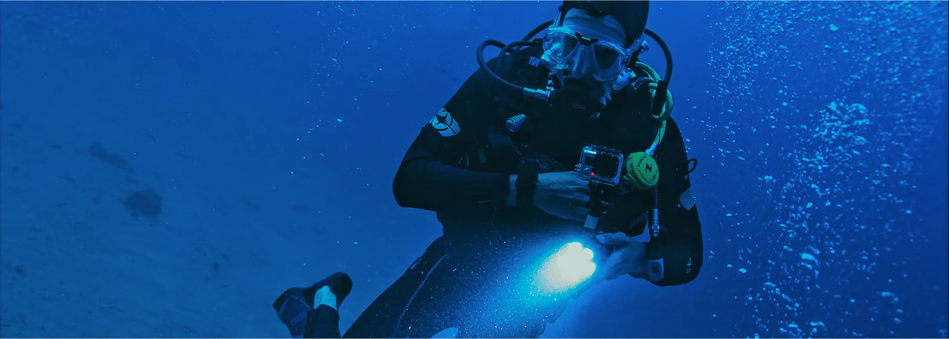 Underwater Positioning and Communication